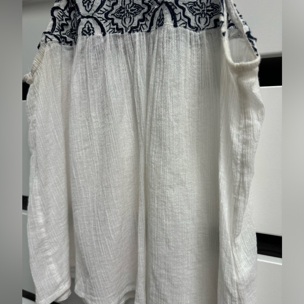 ABERCROMBIE & FITCH Halter Tank White Navy Embroidered Layering Size XS - Picture 3 of 7